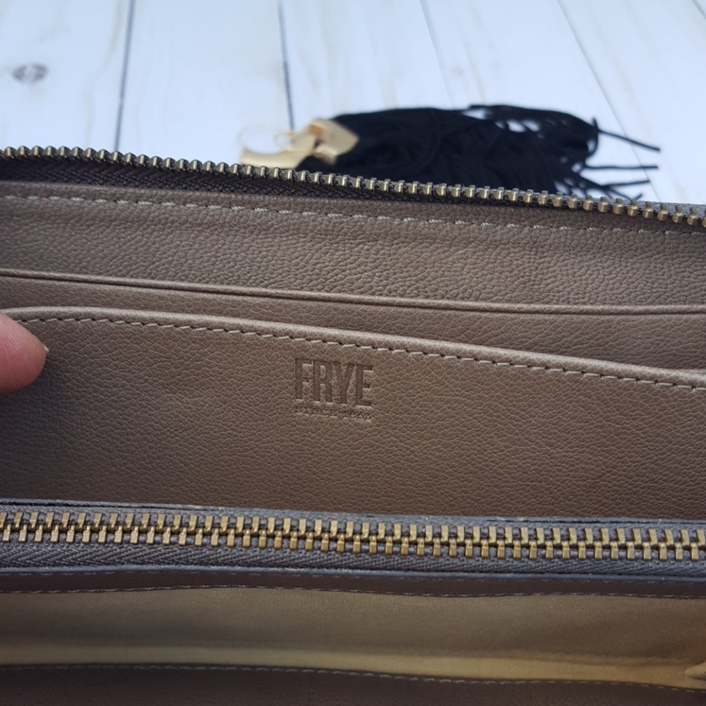 FRYE Lily Zip Wristlet Wallet Charcoal - Picture 6 of 8